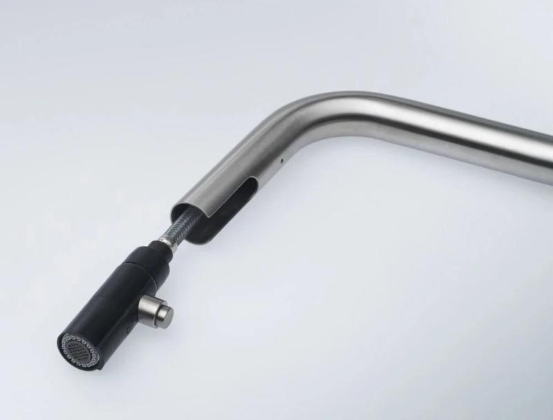 Φράνκε Μπαταρία Κουζίνας Kubus με αποσπώμενο ντους χεριού από ανοξείδωτο ατσάλι 115.0529.207