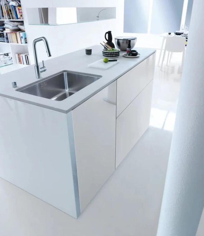 Φράνκε Μπαταρία Κουζίνας Kubus με αποσπώμενο ντους χεριού από ανοξείδωτο ατσάλι 115.0529.207