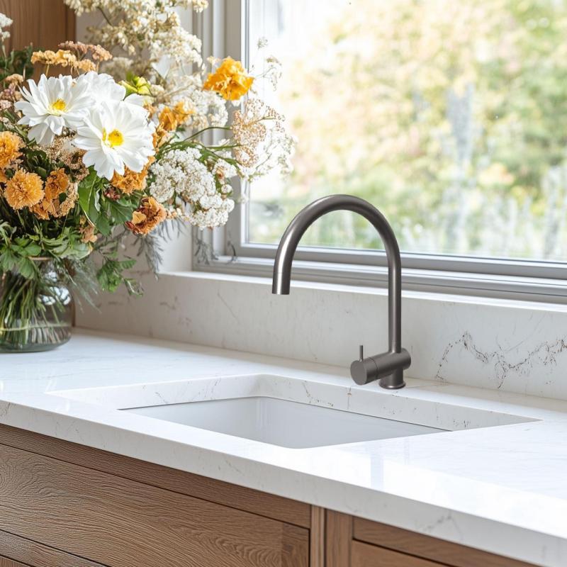 Waterevolution Flow μπαταρία κουζίνας PVD Gun metal με αποσπώμενο στόμιο T155GME