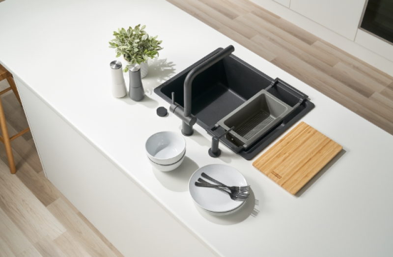 Φράνκε Οικουμενικό Σετ Αξεσουάρ All-In Set 1 - Επιφάνεια Κοπής, Πλαστικό Ενθετικό Δοχείο και Τηλεσκοπική Γέφυρα 112.0655.481