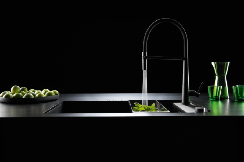 Φράνκε Ίκον Μίκτης Κουζίνας με Μία Λαβή και Ευέλικτο Ντους Χειρός, Μαύρο 115.0690.598