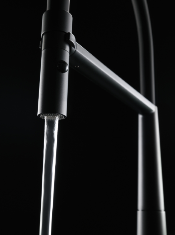 Φράνκε Ίκον Μίκτης Κουζίνας με Μία Λαβή και Ευέλικτο Ντους Χειρός, Μαύρο 115.0690.598