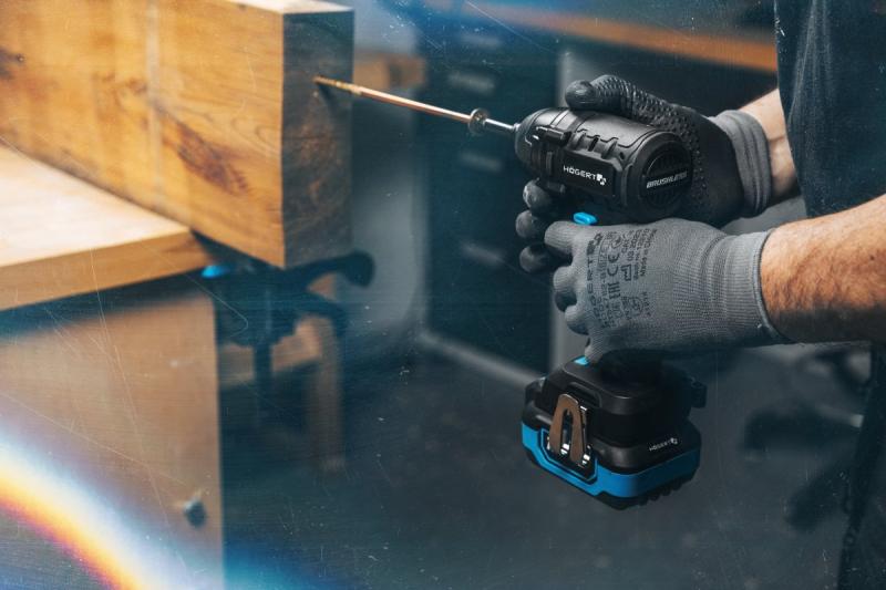 HÖGERT Ασύρματο σίδερο χωρίς ψήκτρες 18V, σετ με μπαταρία, φορτιστή και αξεσουάρ