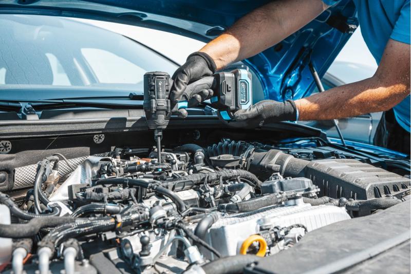 HÖGERT Ασύρματο σίδερο χωρίς ψήκτρες 18V, σετ με μπαταρία, φορτιστή και αξεσουάρ