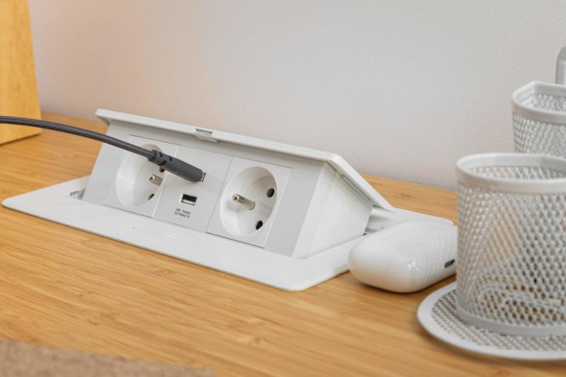 Απαλή, επεκτεινόμενη μονάδα πρίζας.