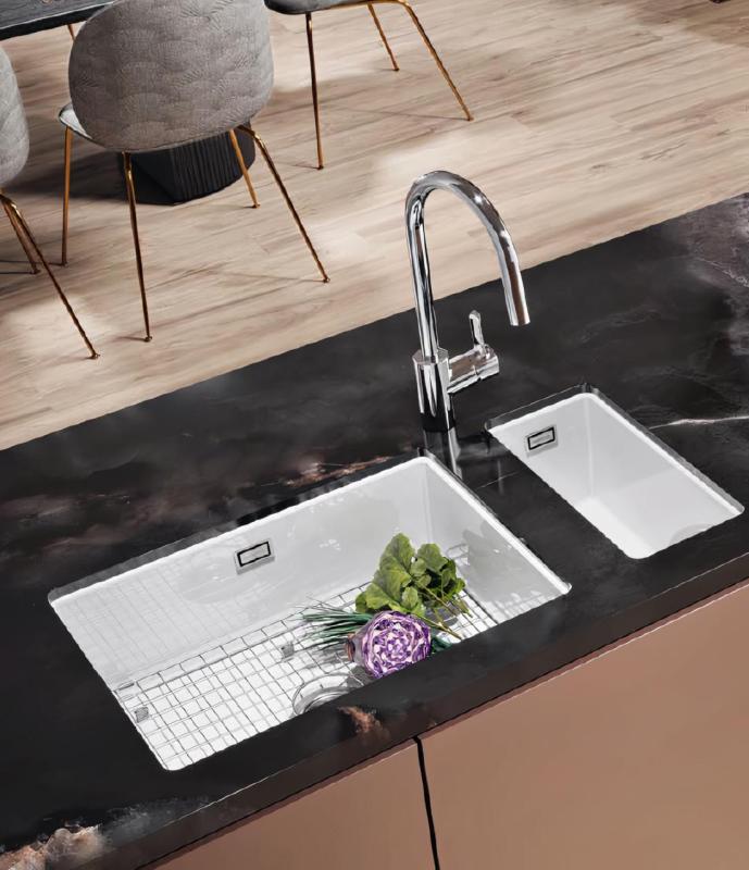 Ausmann Κεραμικός Νιπτήρας Ember Λευκός Ημικυκλικός Επικαθήμενος και Εντοιχισμένος 174 x 400 mm με Ανοξείδωτο Πώμα 1208970734