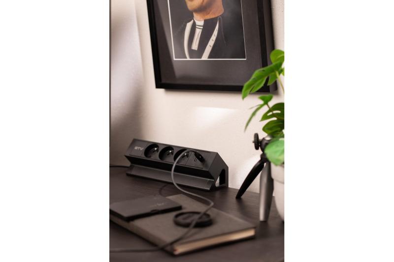 Πρίζα επίπλων Basco, 3 x πρίζα με γείωση, USB A+C, καλώδιο 1.5μ, μαύρο με στήριξη