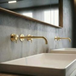 Waterevolution Flow 3-οπτική ενσωματωμένη βρύση νιπτήρα PVD Λευκό χρυσό με έξοδο 21 cm T1163FWGE-21