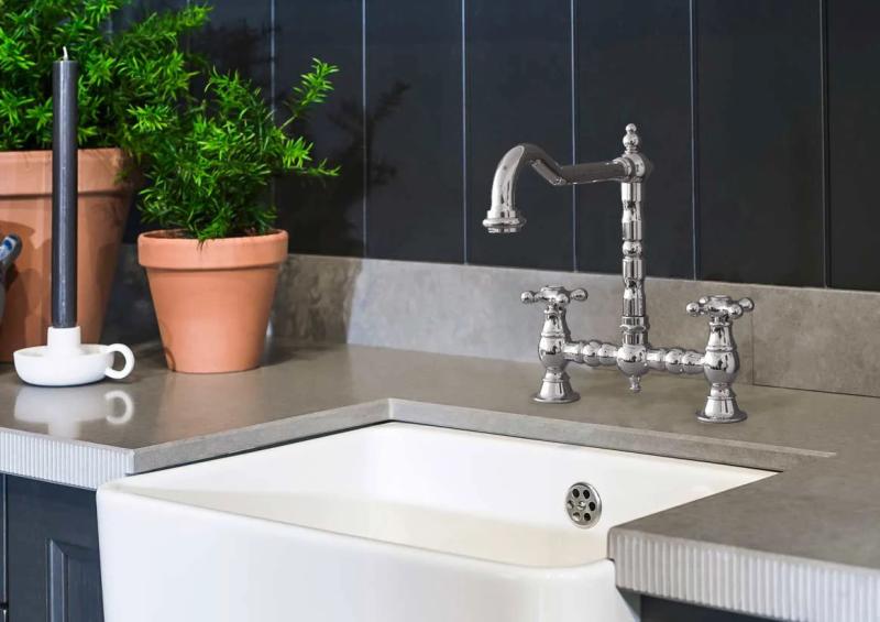 PB Νοσταλγική Γέφυρα Κουζίνας Χρώμιο με περιστροφικό στόμιο και αστέρια κουμπιά PBN.CHR.H.ST